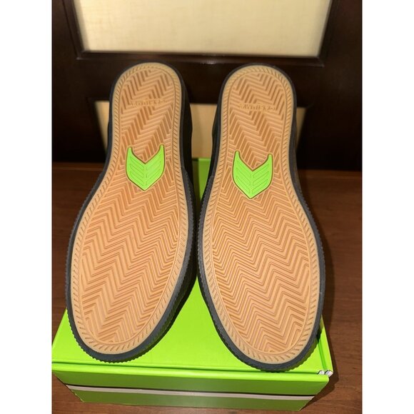 Cariuma Women OCA Therma High Hooks All Black Suede Boot Sz: W7.5 NWT - Picture 11 of 11